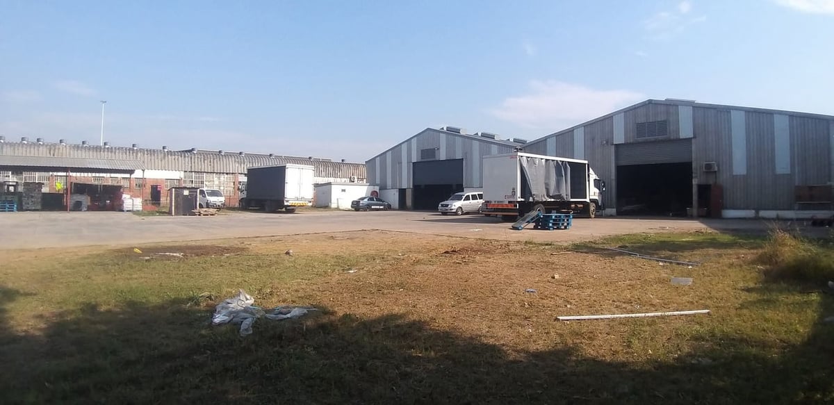 2832m Warehouse For Sale In Phoenix