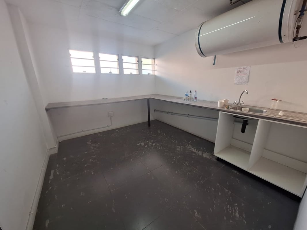 368m Warehouse For Lease In Westmead