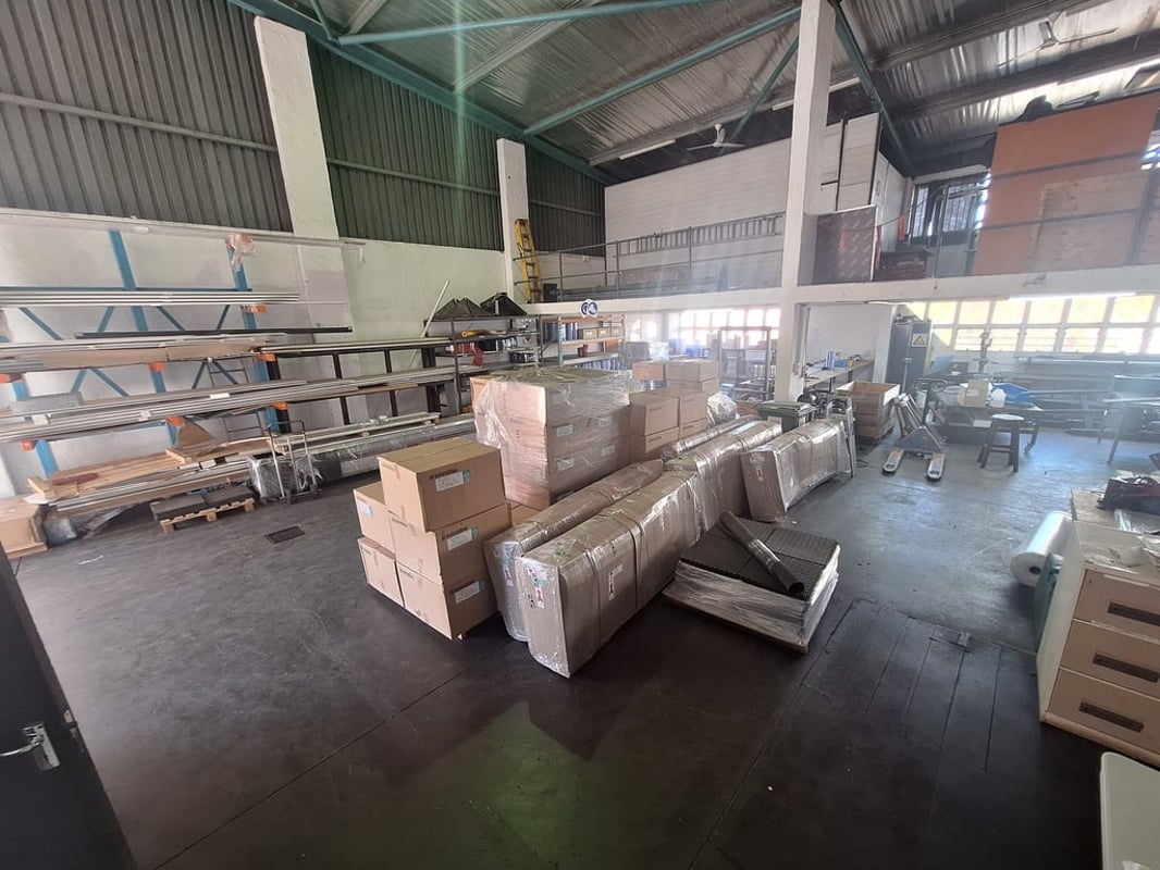 368m Warehouse For Lease In Westmead
