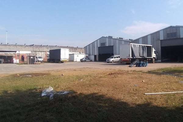2832m Warehouse For Sale In Phoenix — image 2