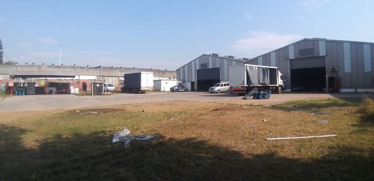2832m Warehouse For Sale In Phoenix