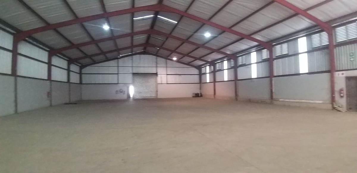 2832m Warehouse For Sale In Phoenix
