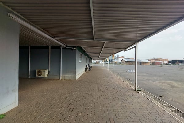 7000m² Yard For Lease in Springfield — image 4
