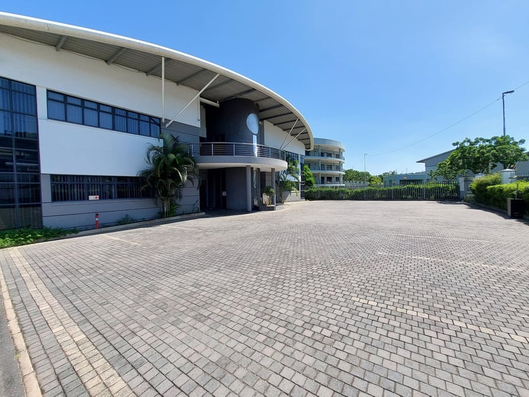 410m² Office For Lease in Riverhorse Valley