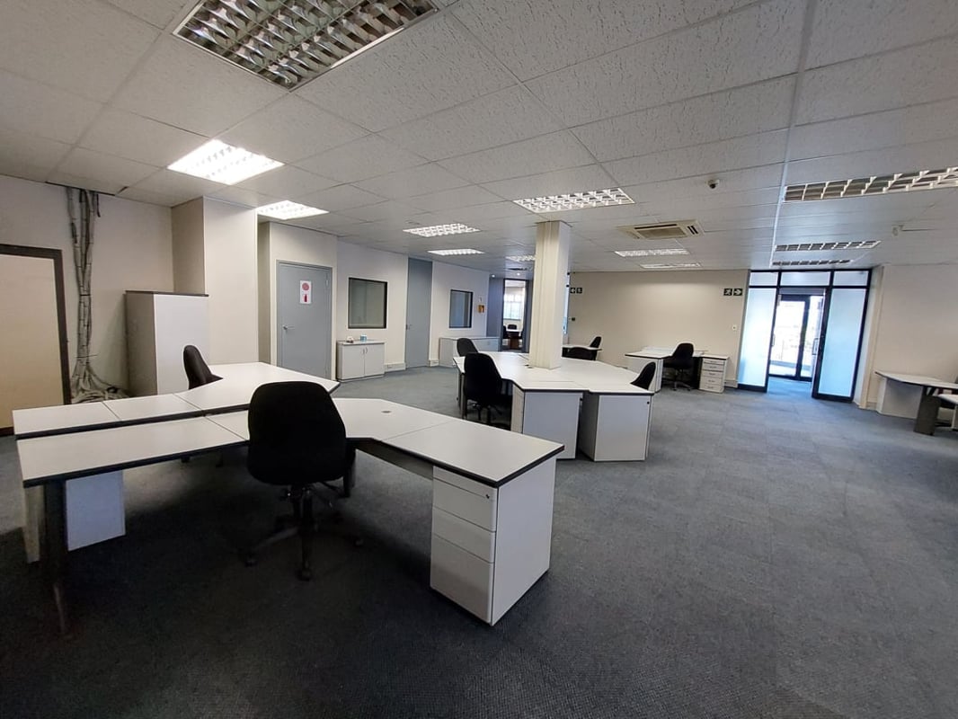 410m² Office For Lease in Riverhorse Valley