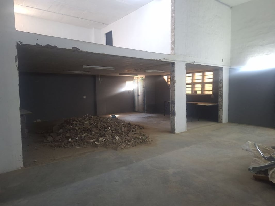 368m Warehouse For Lease In Westmead