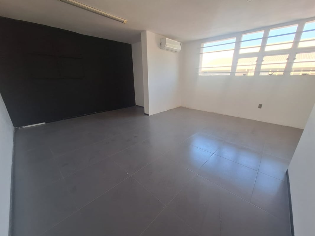 368m Warehouse For Lease In Westmead