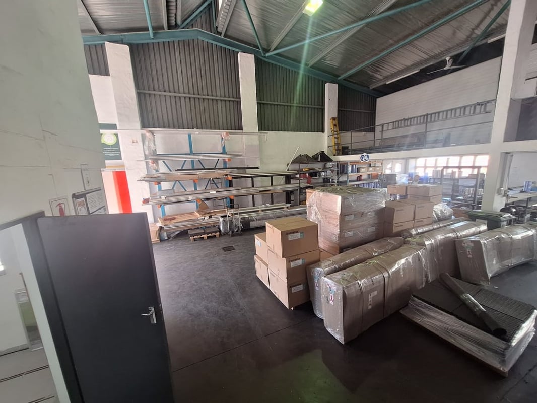 368m Warehouse For Lease In Westmead