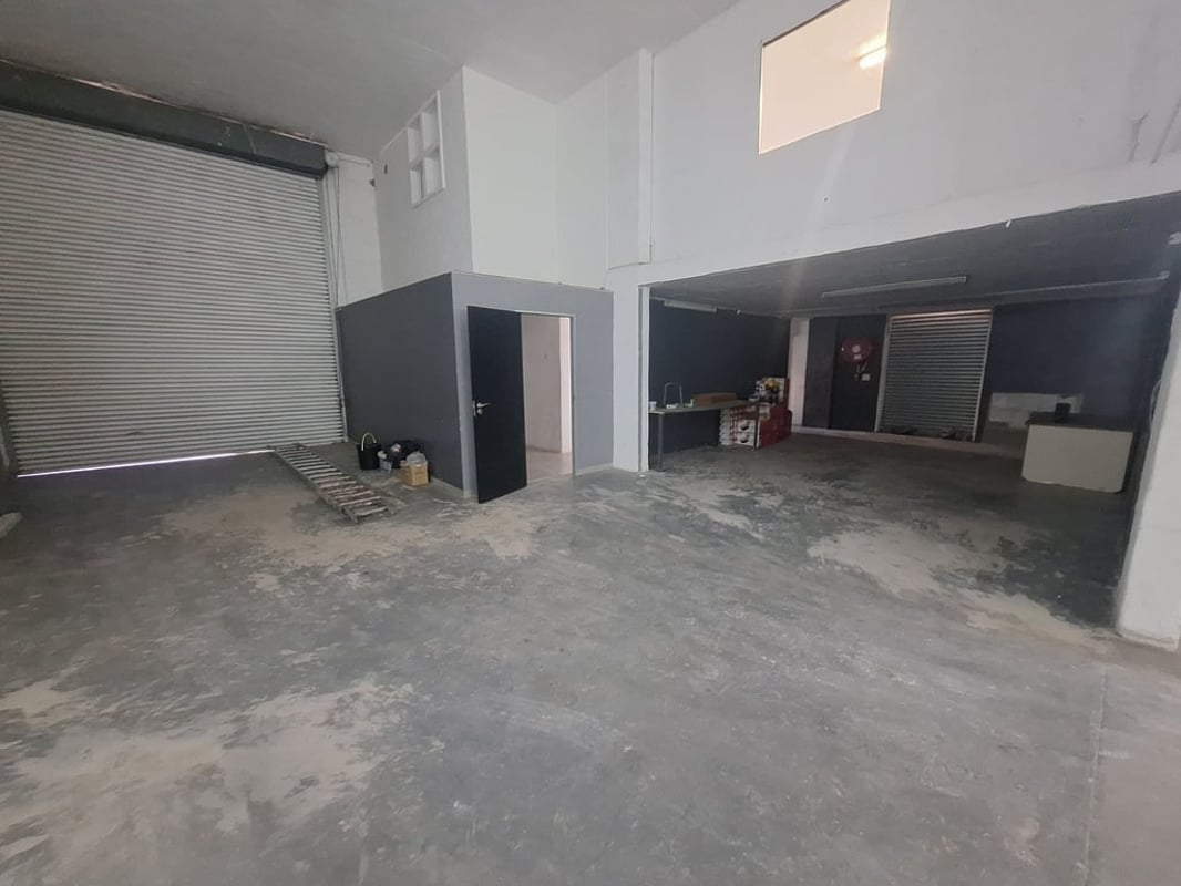 368m Warehouse For Lease In Westmead