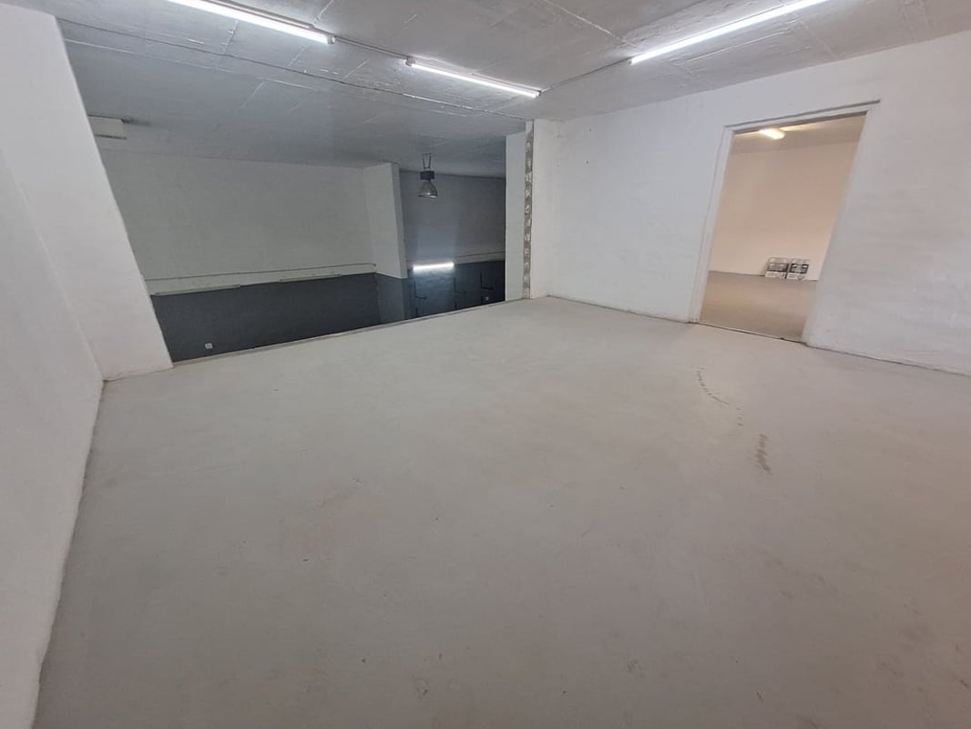 368m Warehouse For Lease In Westmead