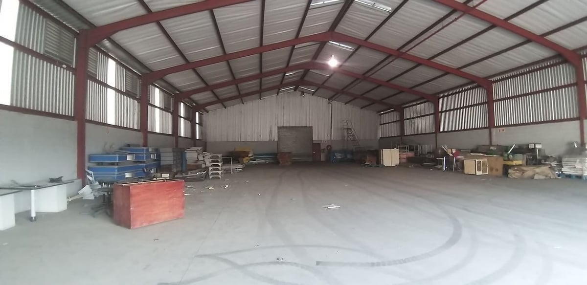 2832m Warehouse For Sale In Phoenix