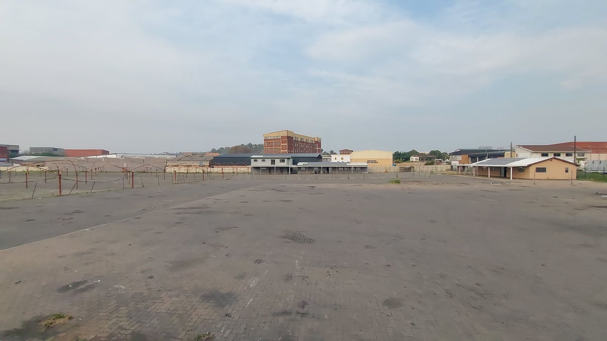 7000m² Yard For Lease In Springfield