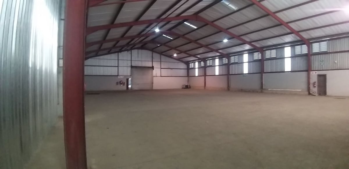 2832m Warehouse For Sale In Phoenix