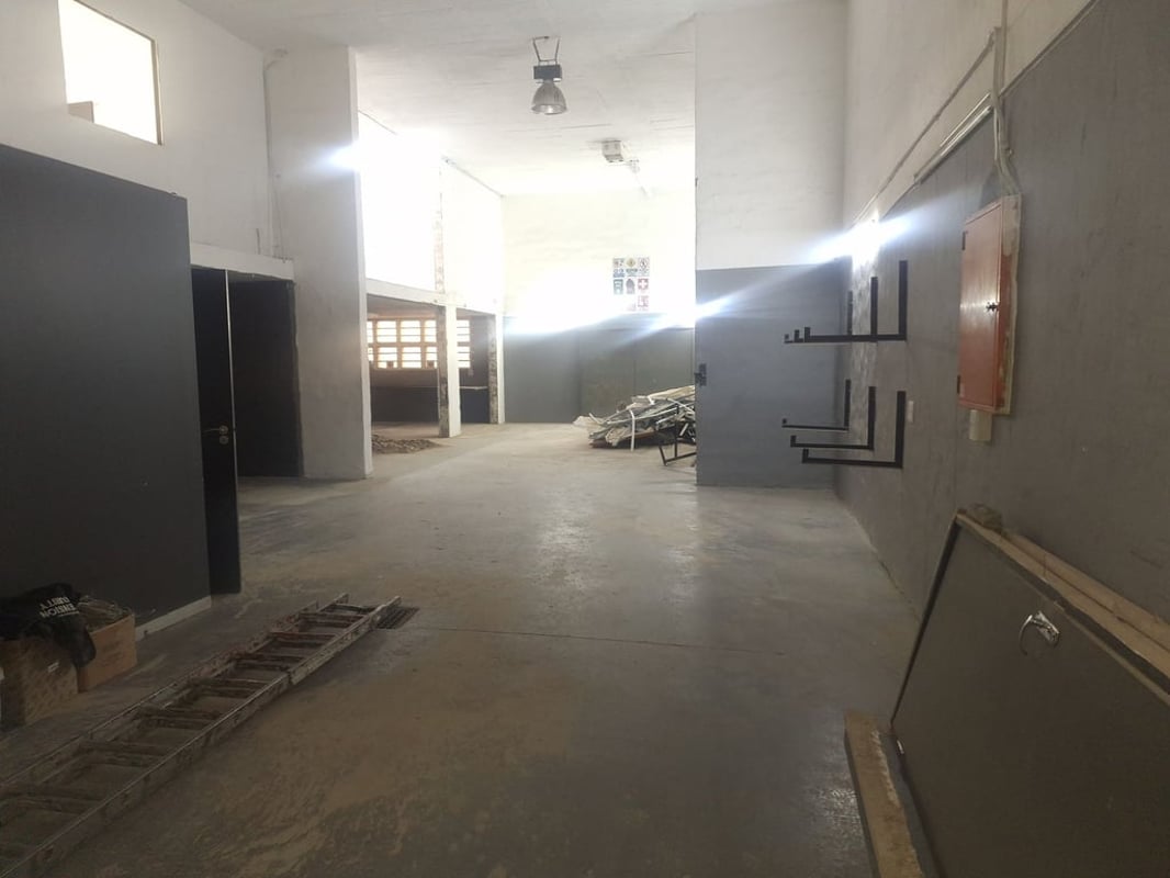368m Warehouse For Lease In Westmead