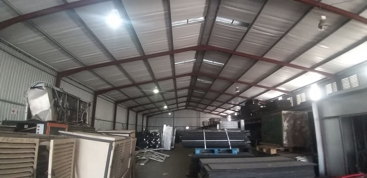 2832m Warehouse For Sale In Phoenix