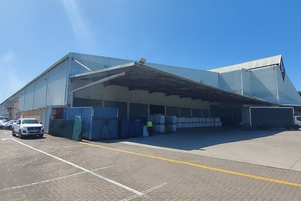 6000m² Warehouse For Lease in Riverhorse Valley — image 2