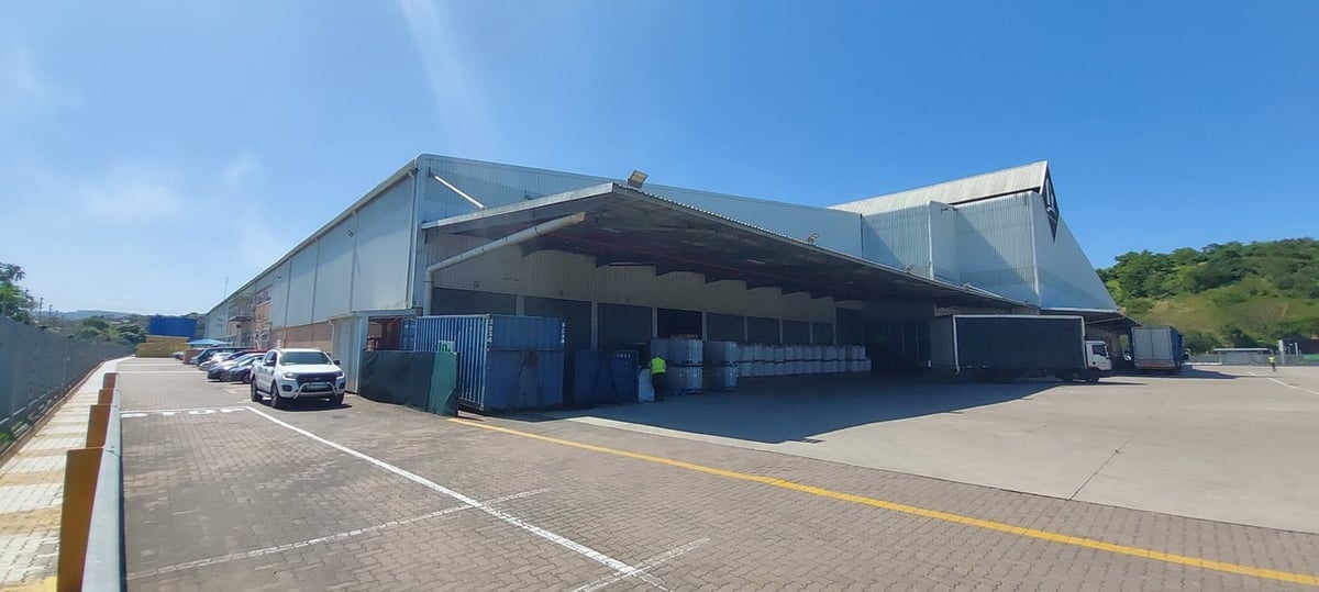 5000m² Warehouse For Lease in Riverhorse Valley
