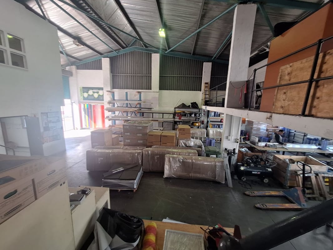 368m Warehouse For Lease In Westmead