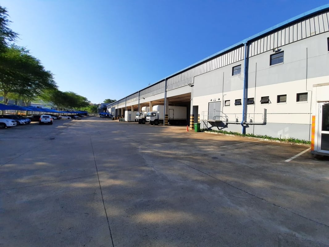 10 000m² Warehouse For Sale in Riverhorse Valley 