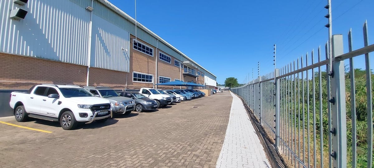 5000m² Warehouse For Lease in Riverhorse Valley