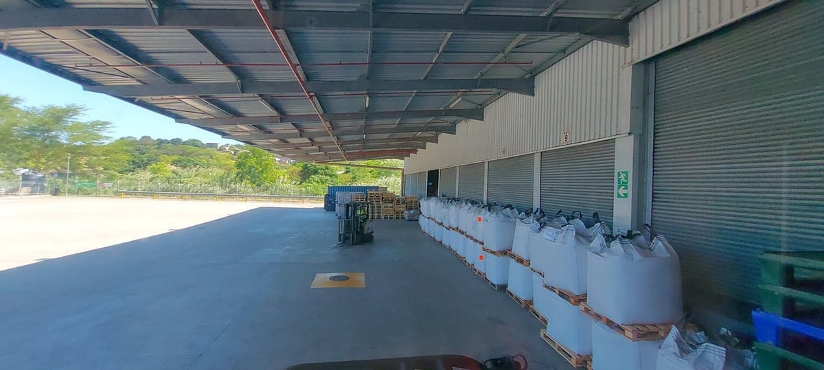 5000m² Warehouse For Lease in Riverhorse Valley