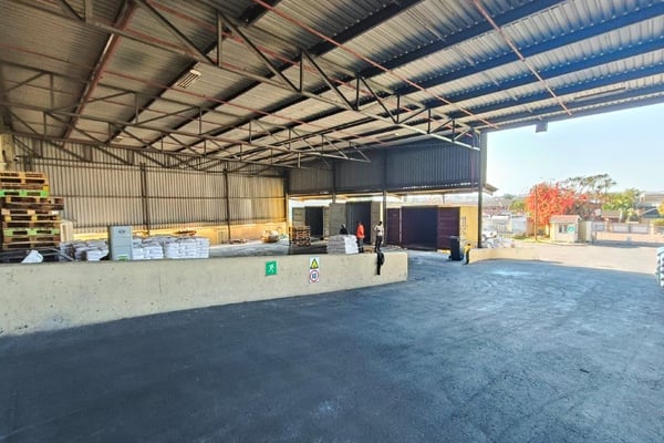 6,984m² Warehouse To Let