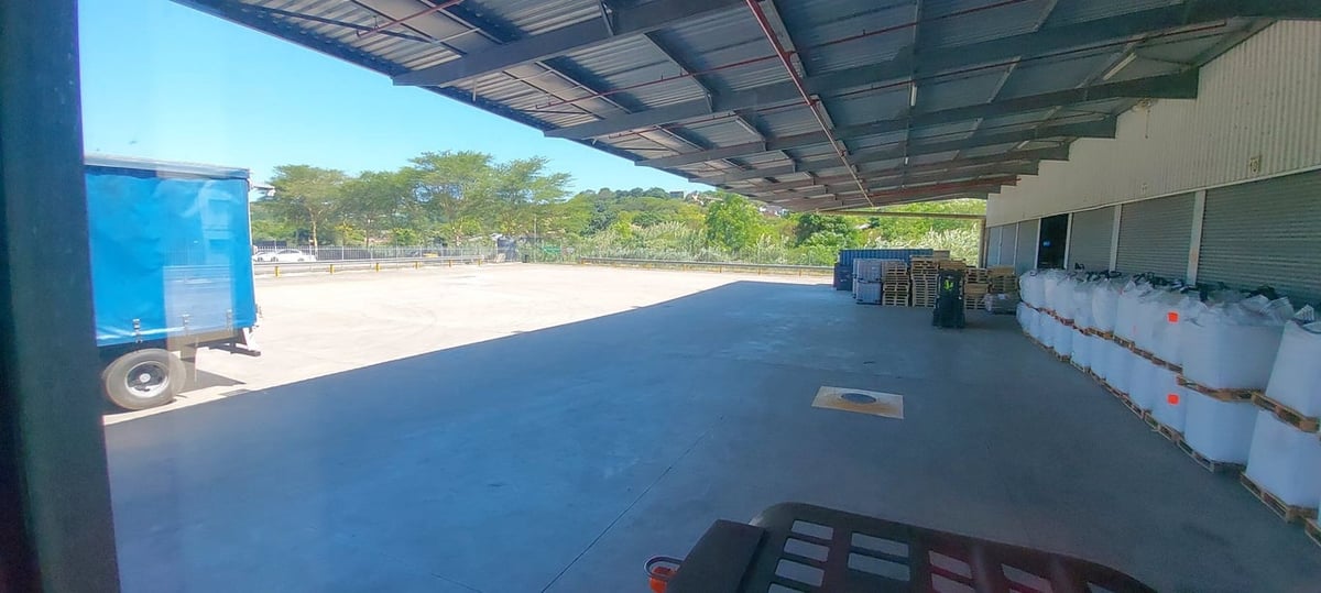 5000m² Warehouse For Lease in Riverhorse Valley
