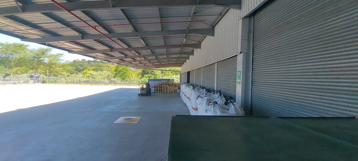 5000m² Warehouse For Lease in Riverhorse Valley