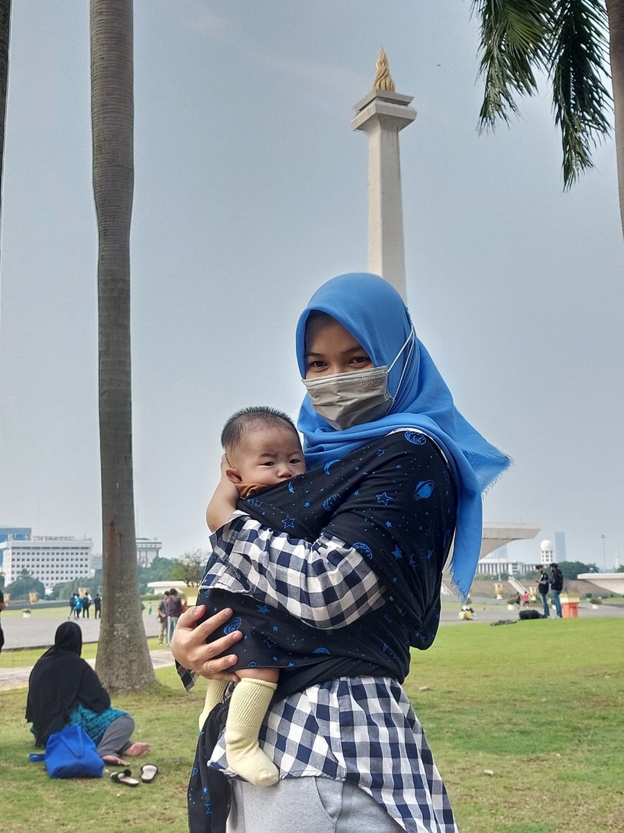 image for 12. Gendongan kain instan button