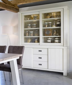 witte landelijke kast