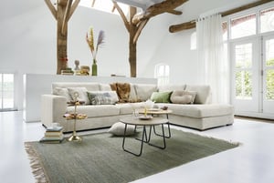beige hoekbank woonkamer inspiratie INHOUSE