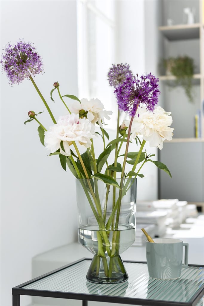 lila interieur met bloemen