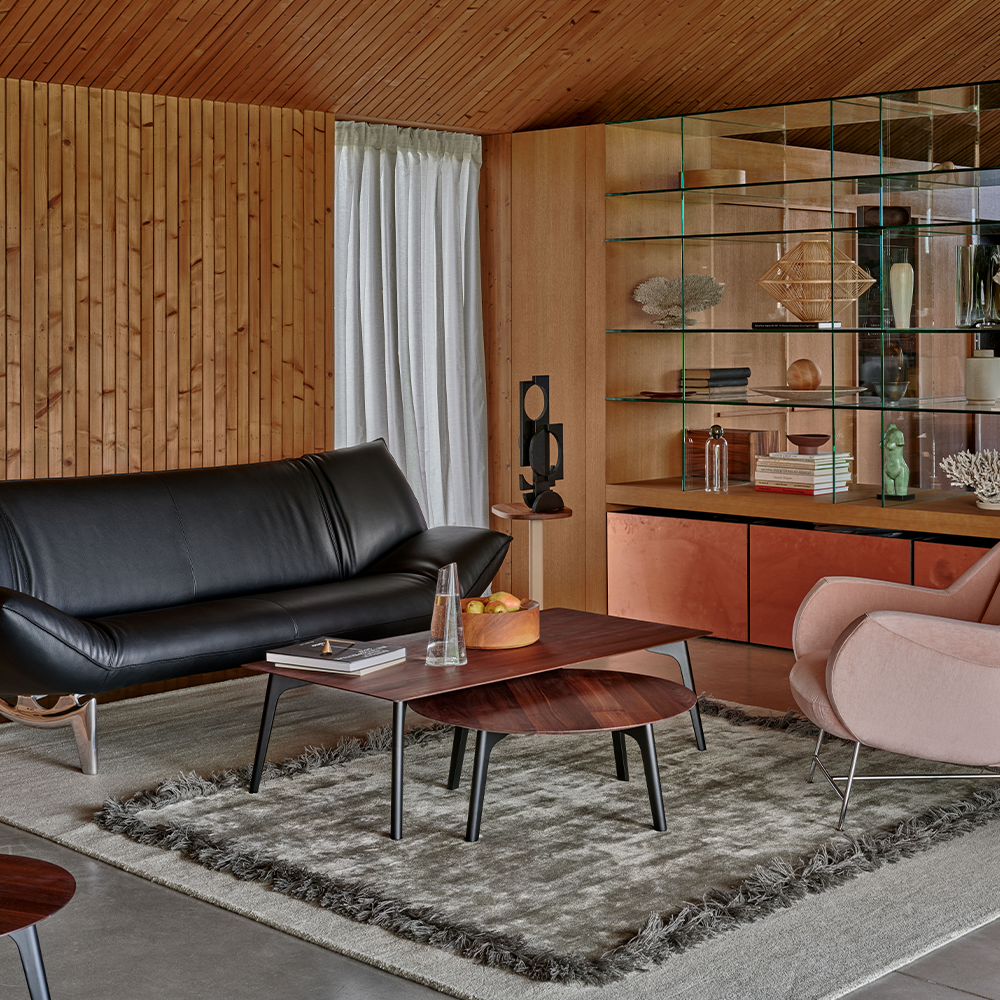 inspiratie blokhut salontafel rolan rond in eiken beits met zwarte poten design leolux