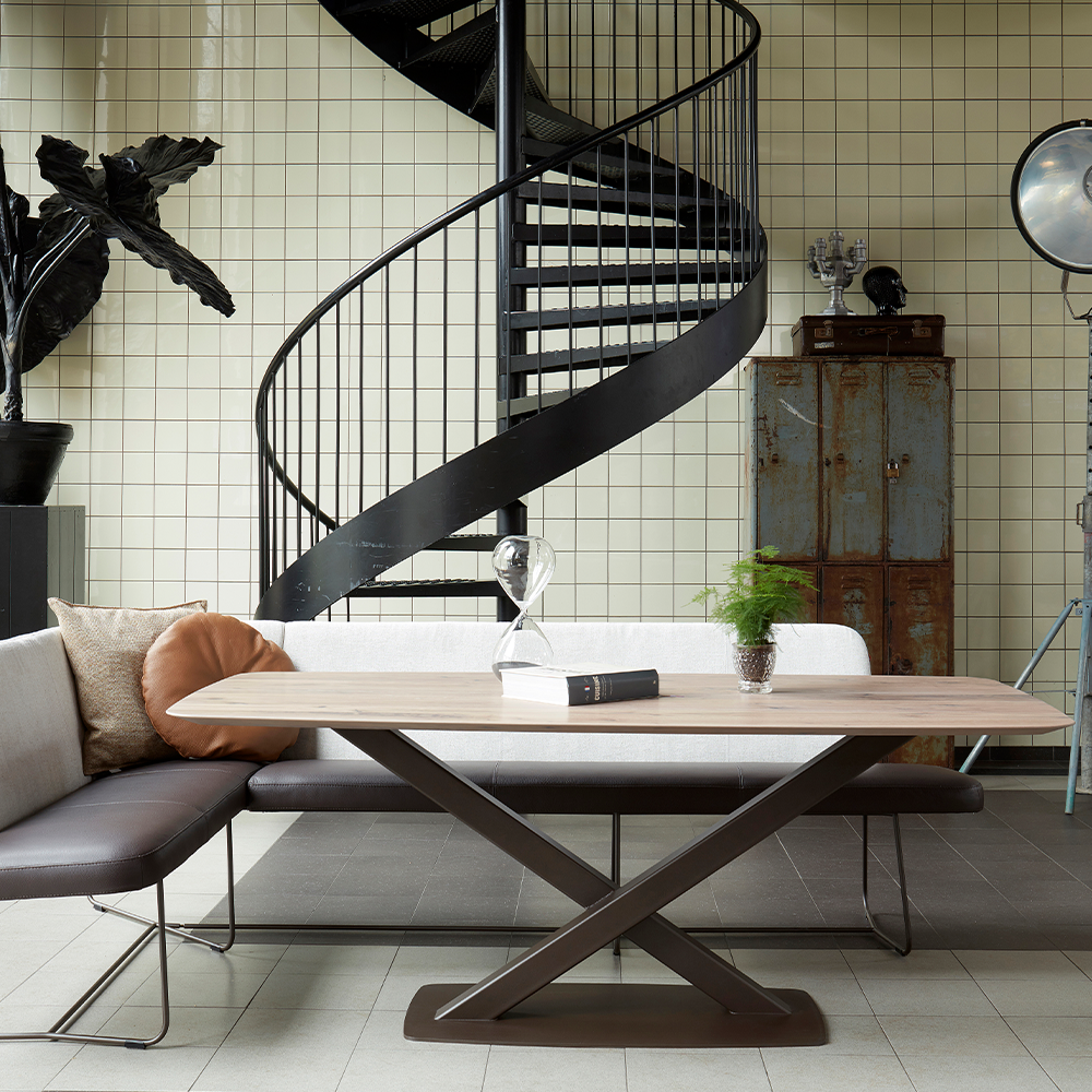 eetbank industrieel wonen eettafel oxxi bertplantagie designtafels cruquius eiken hout wit metaal onderstel