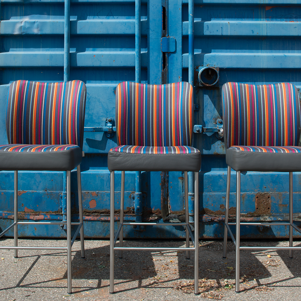 inspiratie zomerkleuren barkruk mambo design bertplantagie hoge stoelen bartafels duostoffering