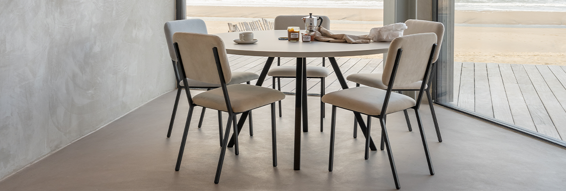 studio henk tafel en stoelen