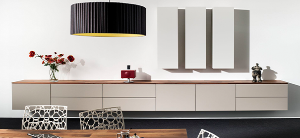 dressoir wit met hout van interstar xl extra groot met accessoires en lamp