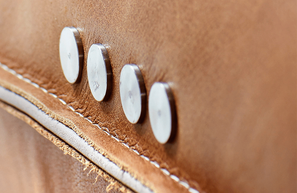 Eigentijdse klassieke (relax) fauteuil leer detail