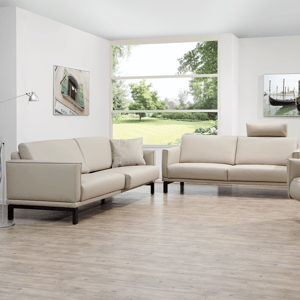 Bank morgan van neo-style onder de ruijter collectie creme kleur met houten sledepoten met houten vloer