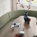 sfeer closeup eetbank bianta in stof groen nieuwe collectie inhouse cruquius