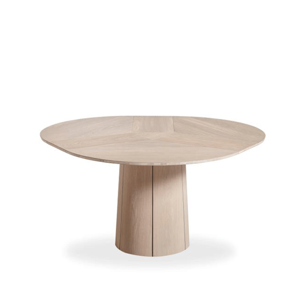 Eettafel #33 van het Deense merk Skovby hout fineer beige