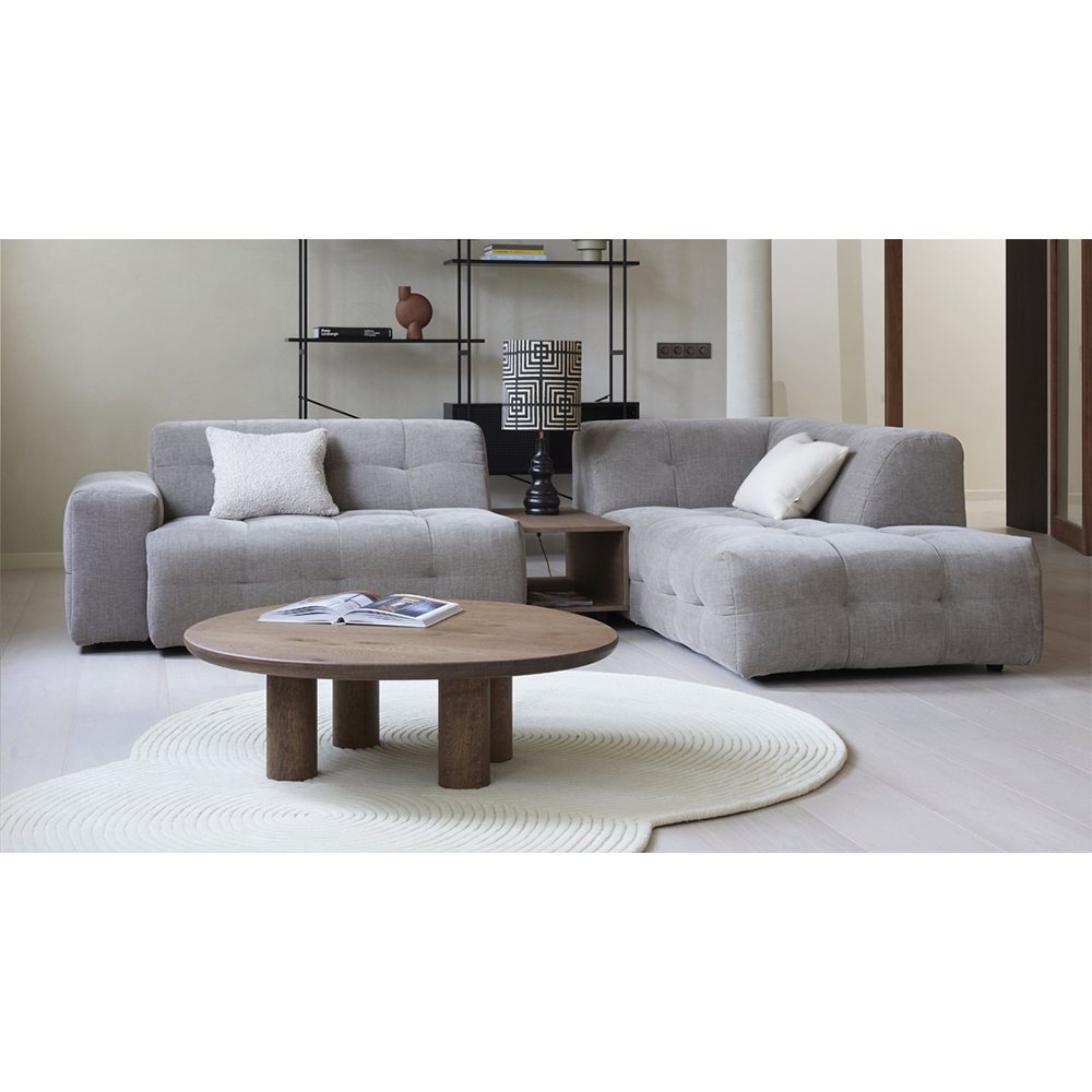 element met houten tafel tussenstuk