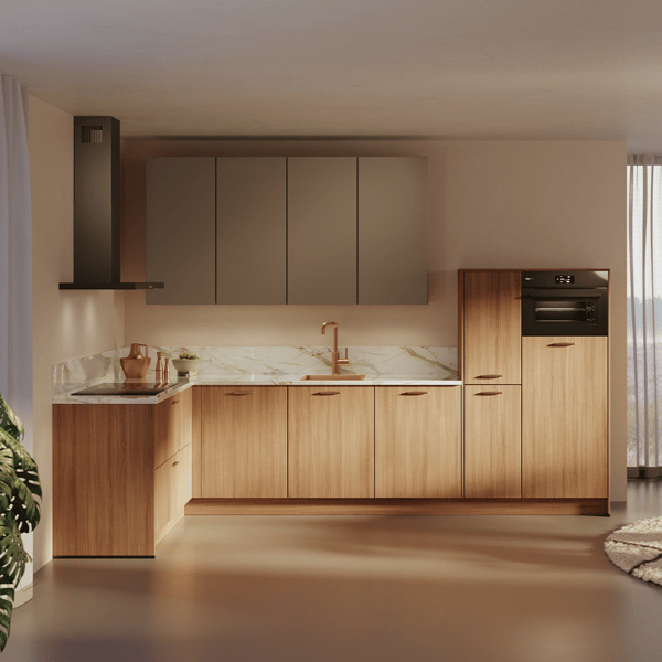 Keuken Ensor Karamel met warme houttinten, luxe afwerking en innovatieve keukenapparatuur. Stijlvolle en functionele keuken met moderne uitstraling.