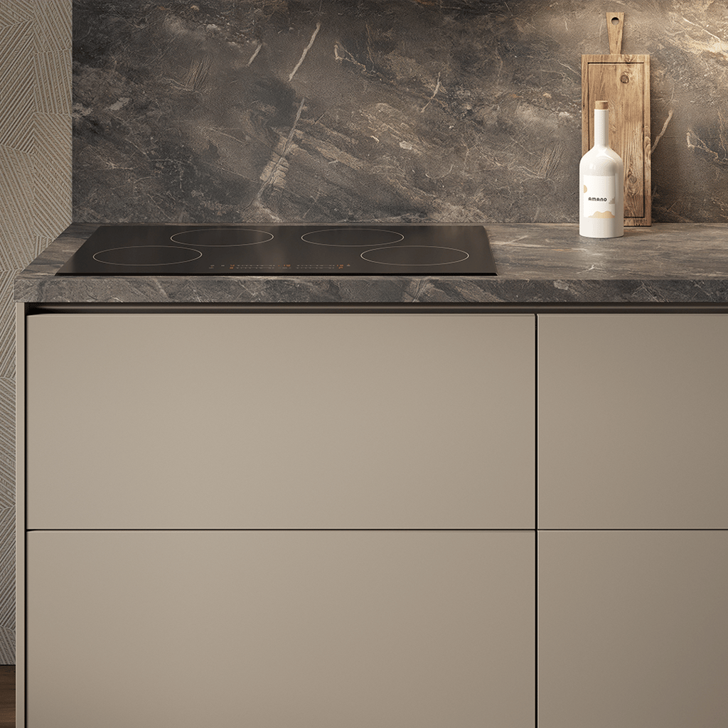 Keuken Mira in lichtbruin met moderne fronten, een luxe werkblad en slimme opbergoplossingen. Tijdloos design en functionele elegantie.