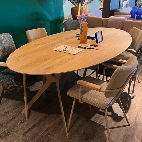 Eettafel Sama showroommodel