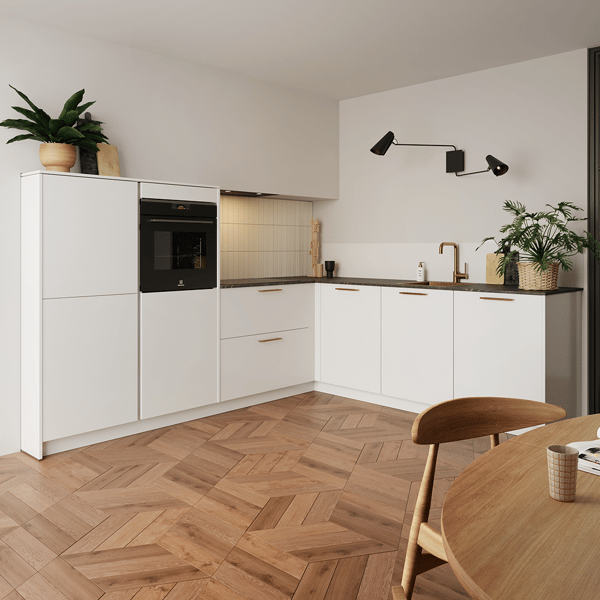 Keuken Salerno Alpinwit met minimalistisch design, luxe werkblad en innovatieve keukenapparatuur. Stijlvolle en functionele keuken met een frisse uitstraling.