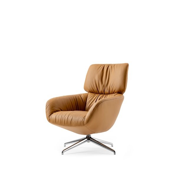 Leolux draaifauteuil Lodey – luxe designstoel met geplooide bekleding, brede rugleuning en draaibaar onderstel in gepolijst aluminium.
