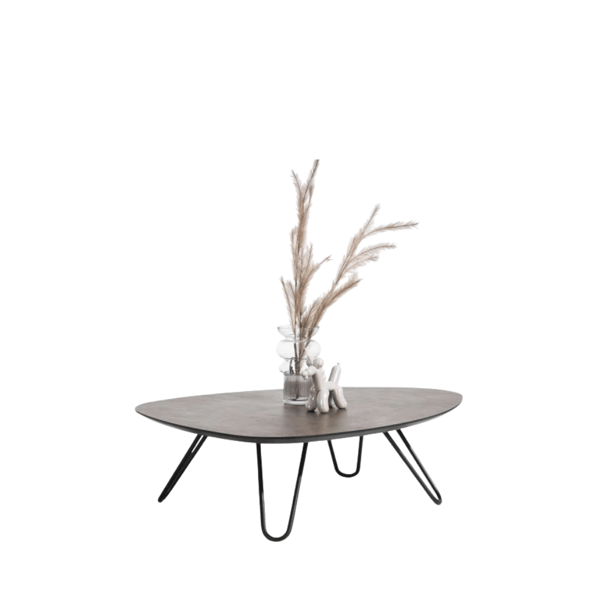 Salontafel Masura laag 110 x 88 cm met organisch blad in roest hpl en zwart metalen onderstel, geschikt voor industrieel interieur