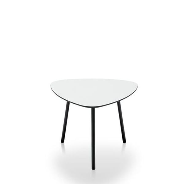 bijzettafel zuccotti triangel lichtgrijs, lichtgrijze bijzettafel, BAENKS tafels, Zuccotti bijzettafel, design bijzettafel lichtgrijs, driehoek bijzettafel, minimalistische bijzettafel, metalen frame bijzettafel, HPL tafelblad, moderne salontafel klein