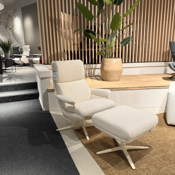 Lounge fauteuil + hocker Vera